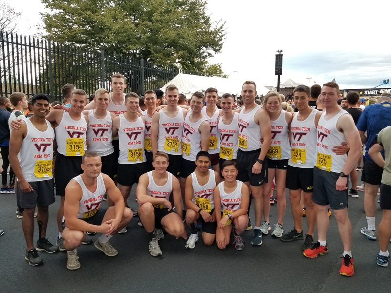 The Army ROTC team members at the starting line of the 2019 Army Ten Miler.