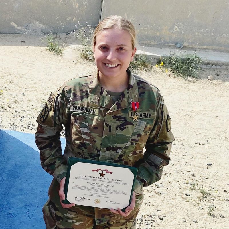1st Lt. Jocelyn (Lamb) Zimmerman ’17 holds her certificate.